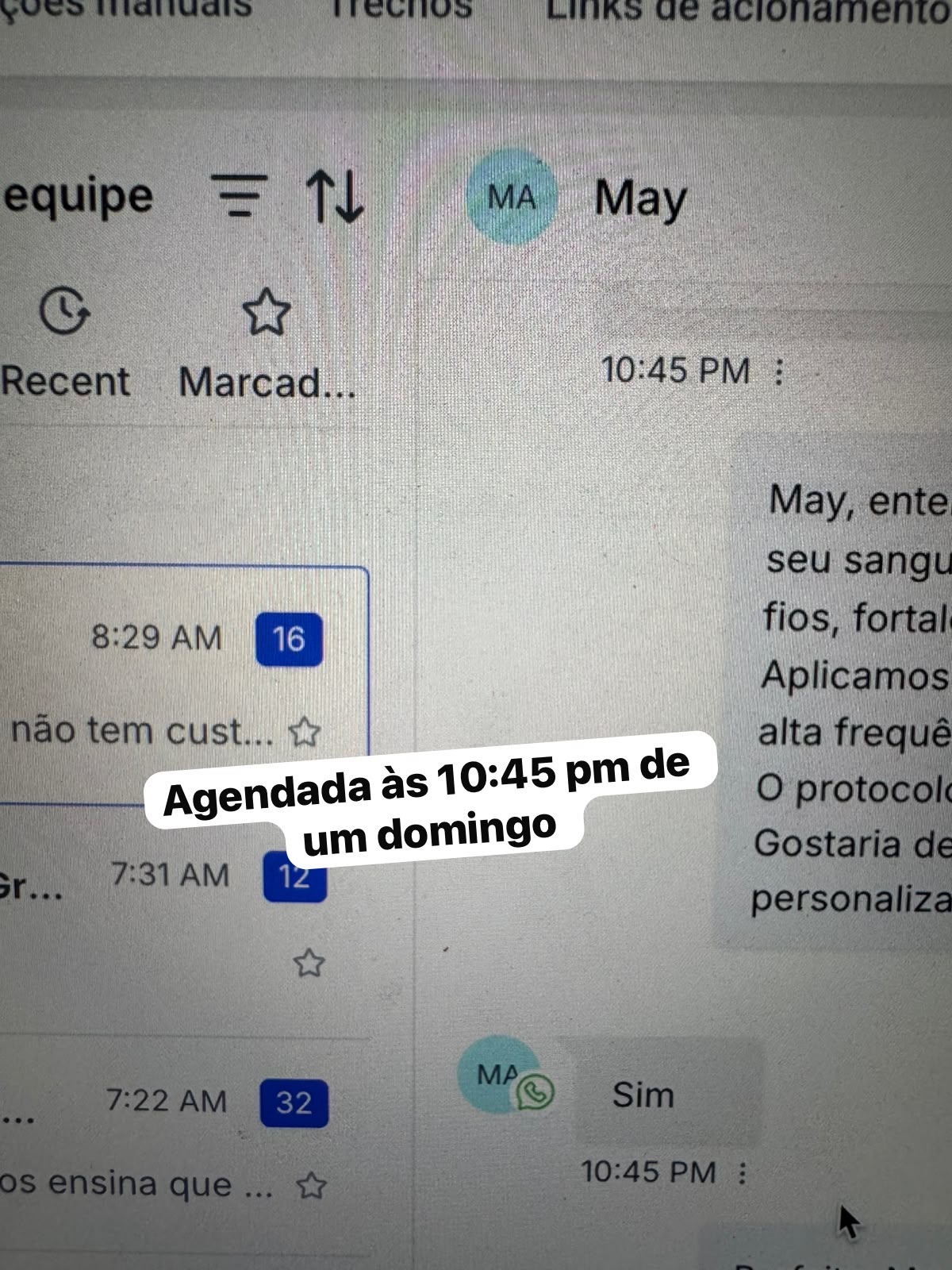 Conversa real com paciente agendando às 22:45 de um domingo